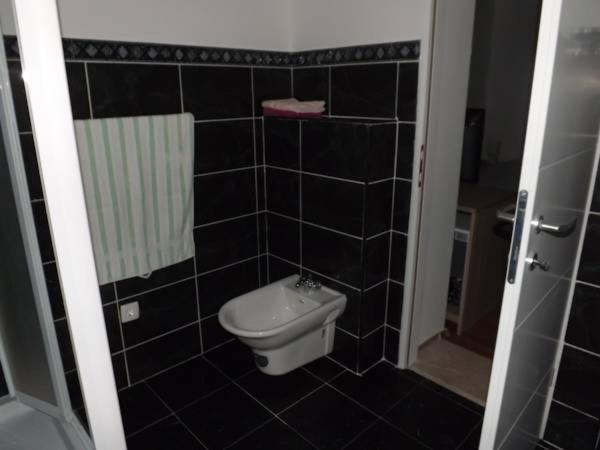 11 Sleeps 4 Guests Split