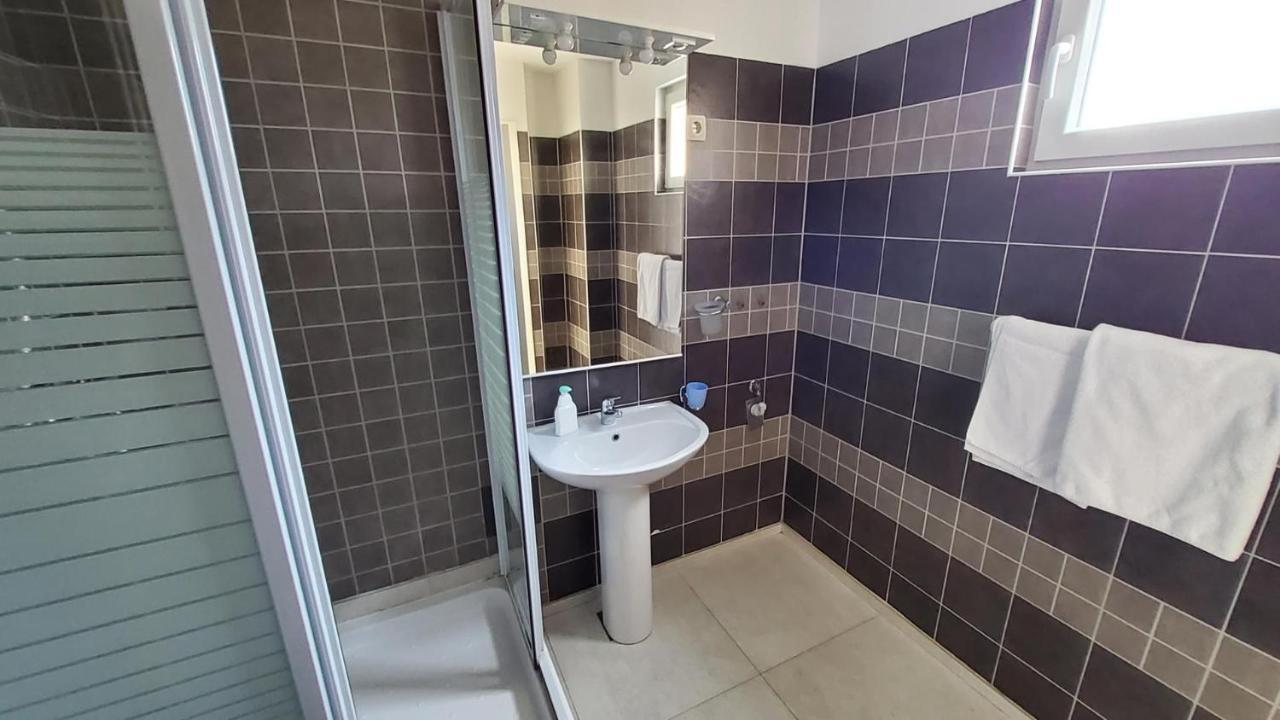 11 Sleeps 4 Guests Appartement