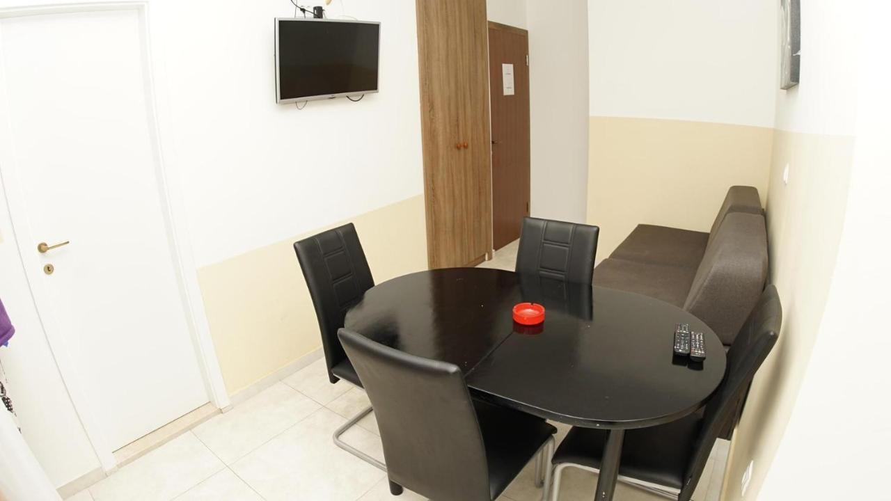 11 Sleeps 4 Guests Appartement Split