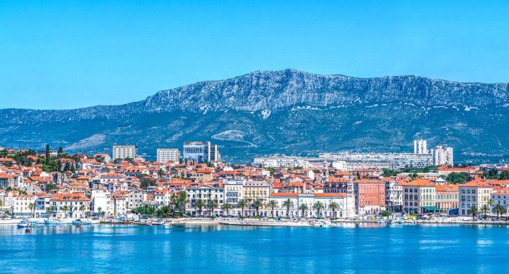 11 Sleeps 4 Guests Appartement Split